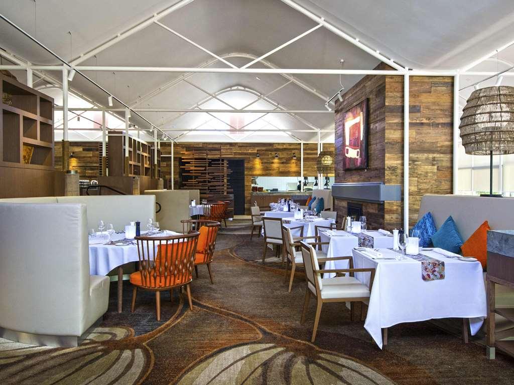 Emu Walk Apartments Ayers Rock Restaurant photo
