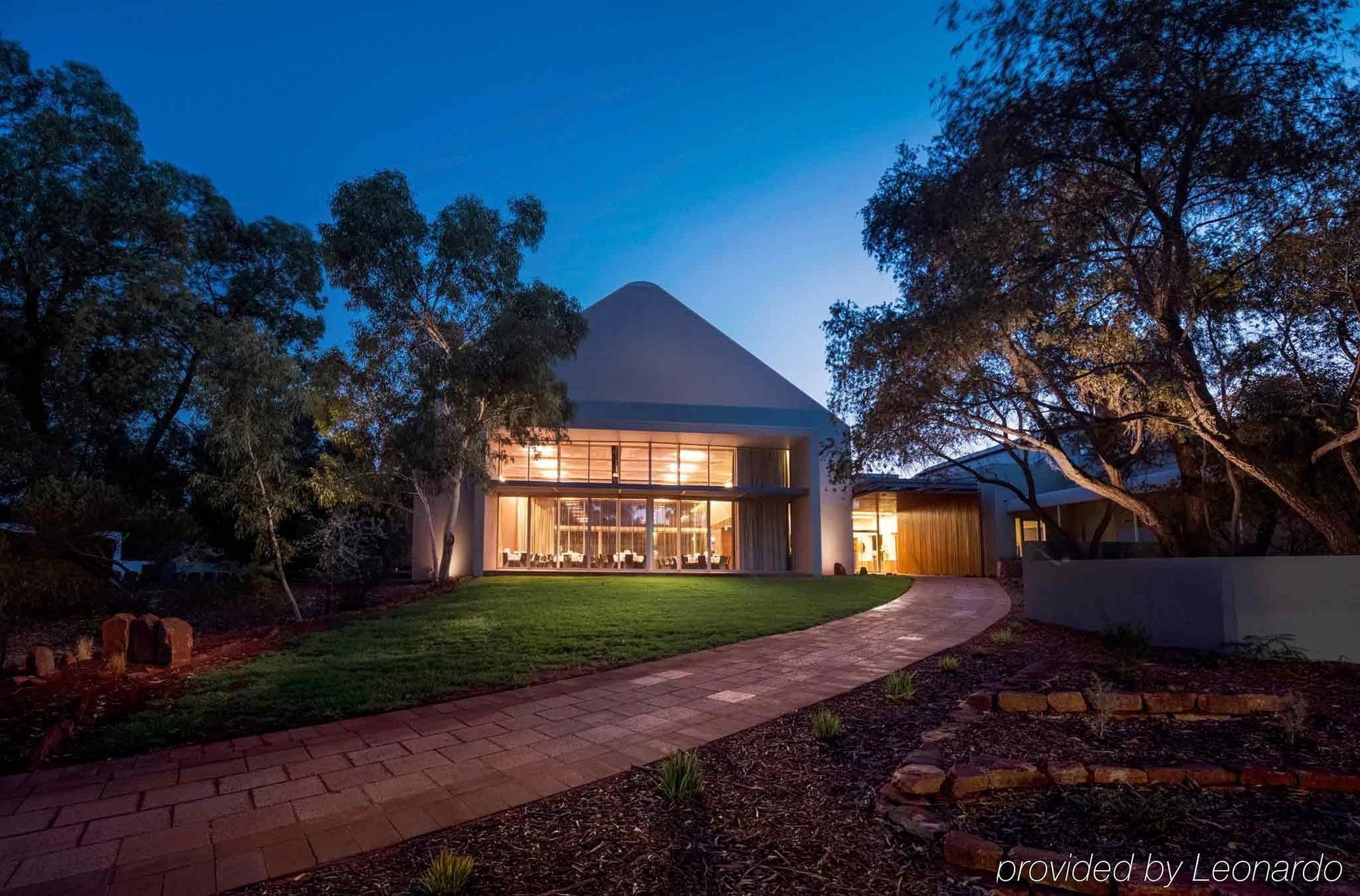 Emu Walk Apartments Ayers Rock Exterior photo