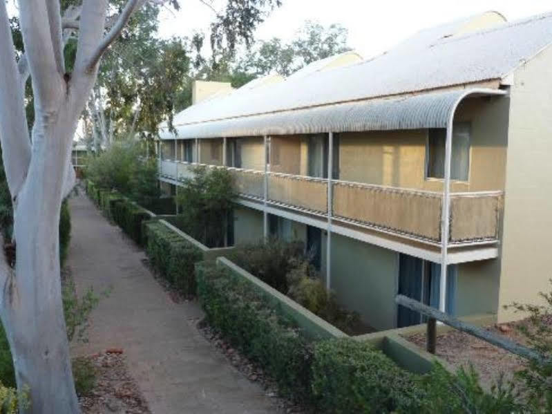 Emu Walk Apartments Ayers Rock Exterior photo