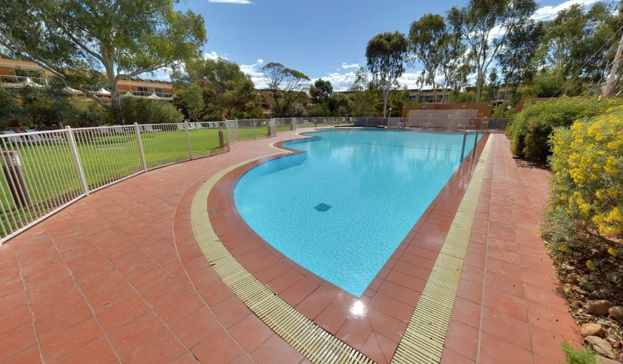 Emu Walk Apartments Ayers Rock Exterior photo