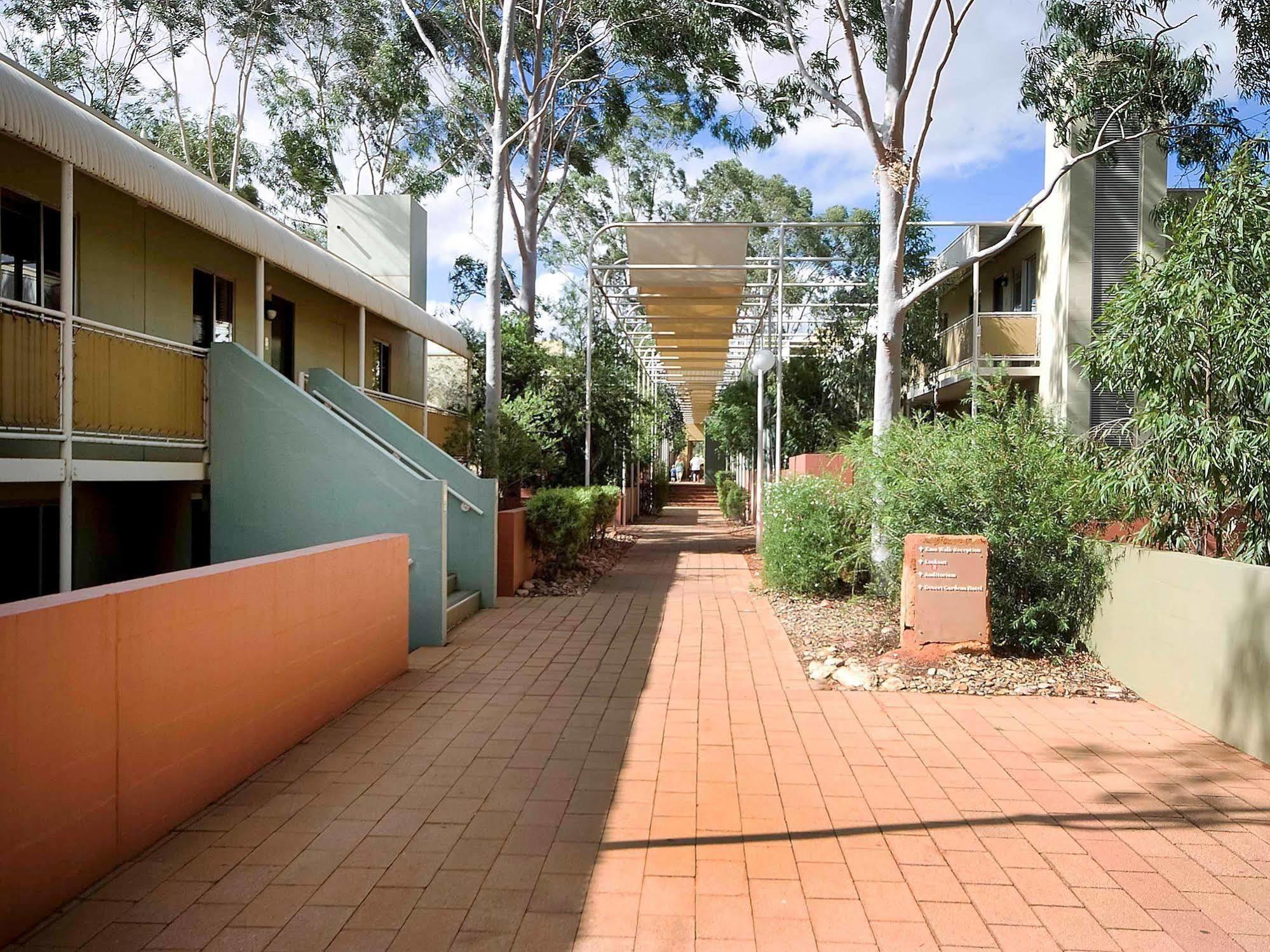 Emu Walk Apartments Ayers Rock Exterior photo