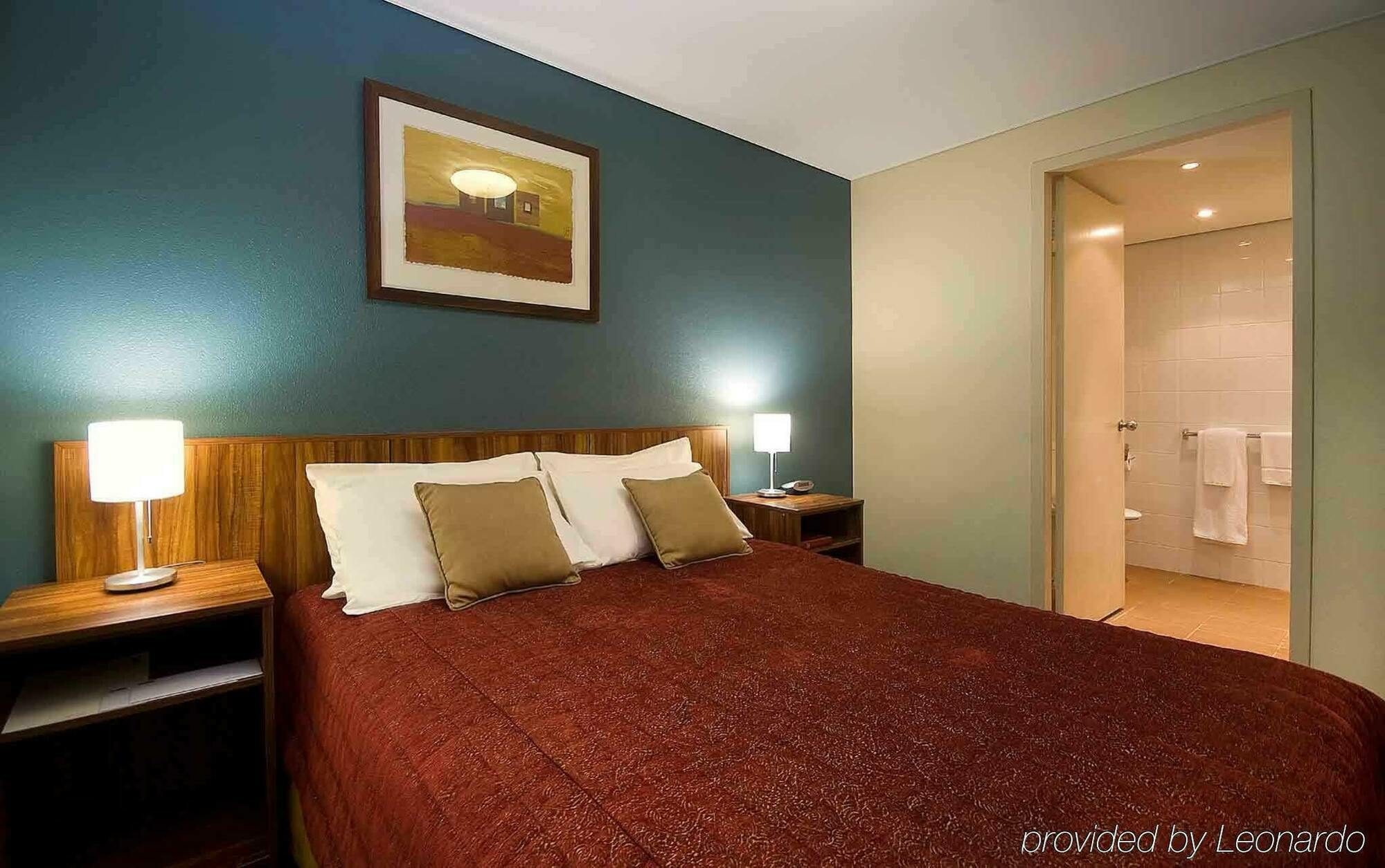 Emu Walk Apartments Ayers Rock Room photo